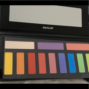Okalan Brighly Colored Eyeshadow Palette. New